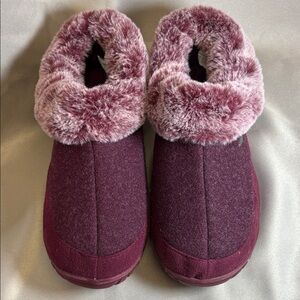 Merrimac Furlines Slippers sz 10
